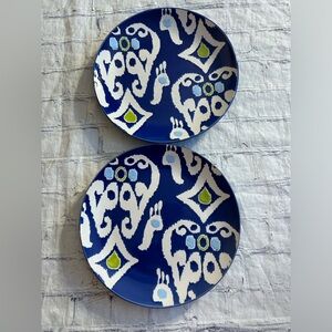 RACHAEL  RAY IKAT BLUE STONEWARE SALAD/DESSERT PLATE BLUE/LIME/WHITE COLORS (2)